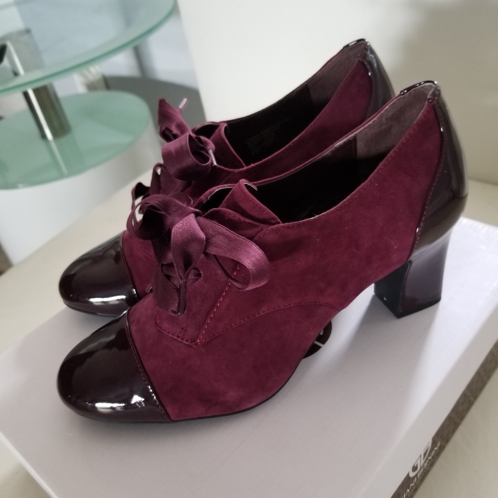 Shoes - Picture 3 of 6